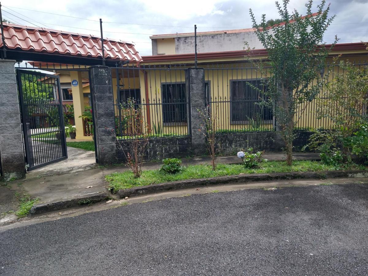 Casa Lorin Apartment Rio Segundo ภายนอก รูปภาพ